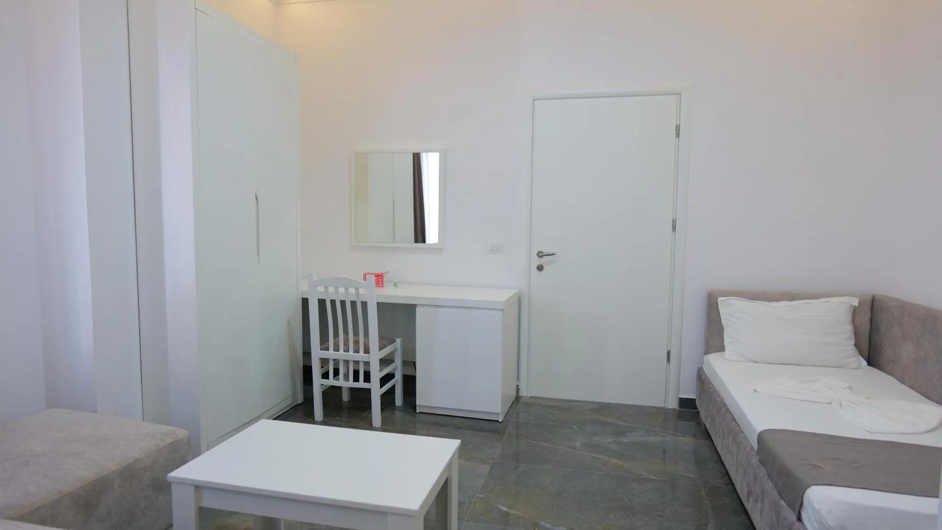 Vila Era Beach Sarandë Hotel
