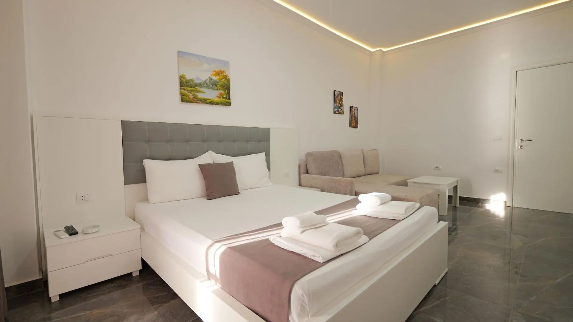 Vila Era Beach Sarandë
