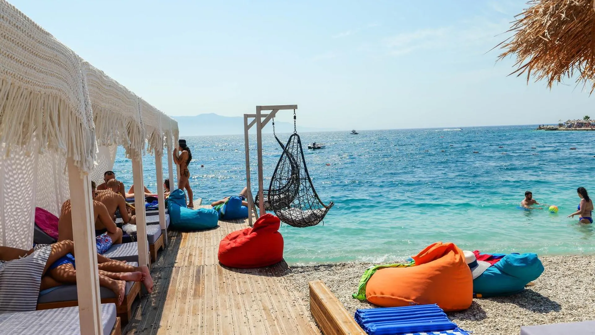 Vila Era Beach Sarande 3*,  Albania