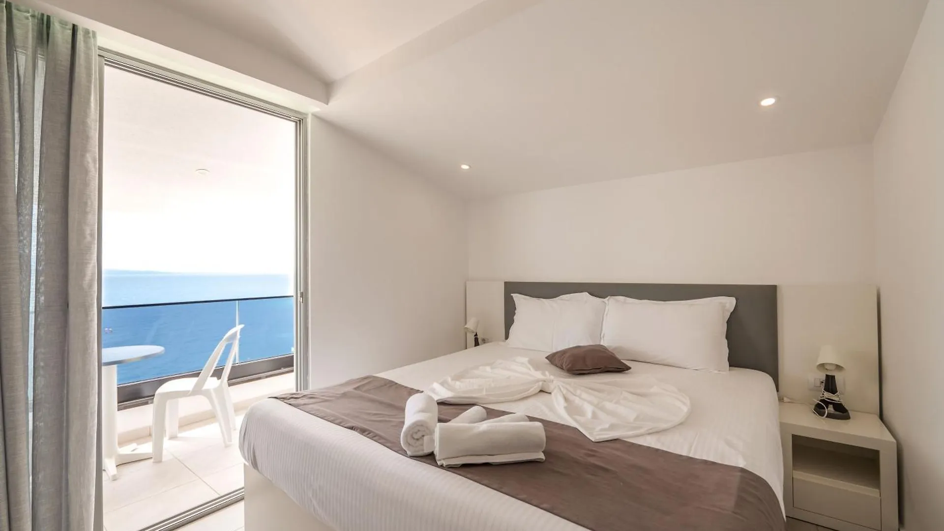 Vila Era Beach Sarande Hotel