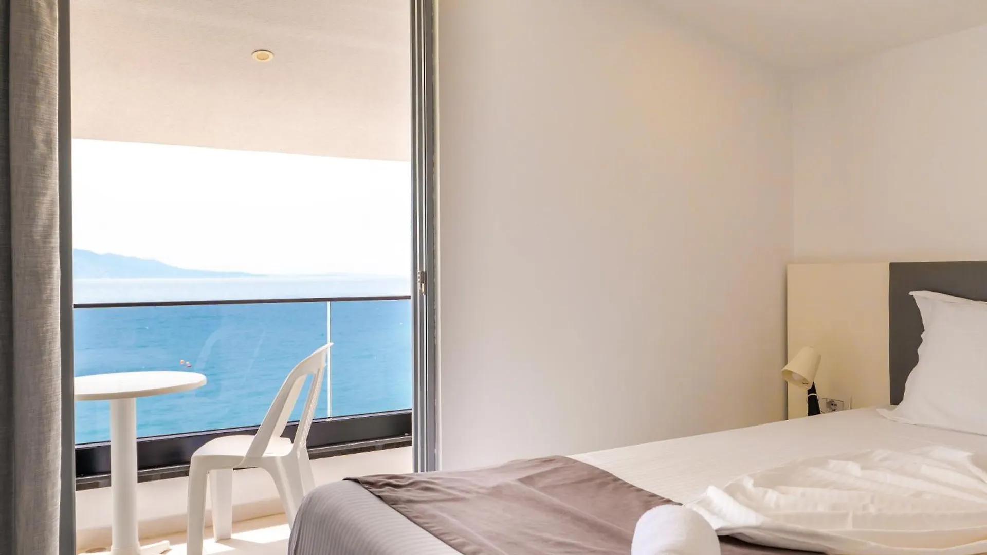 *** Hotel Vila Era Beach Sarande Albania