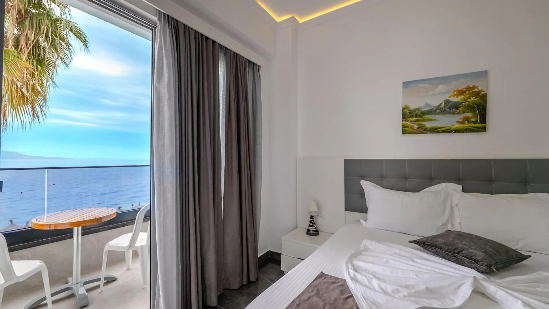 Vila Era Beach Sarande Hotel